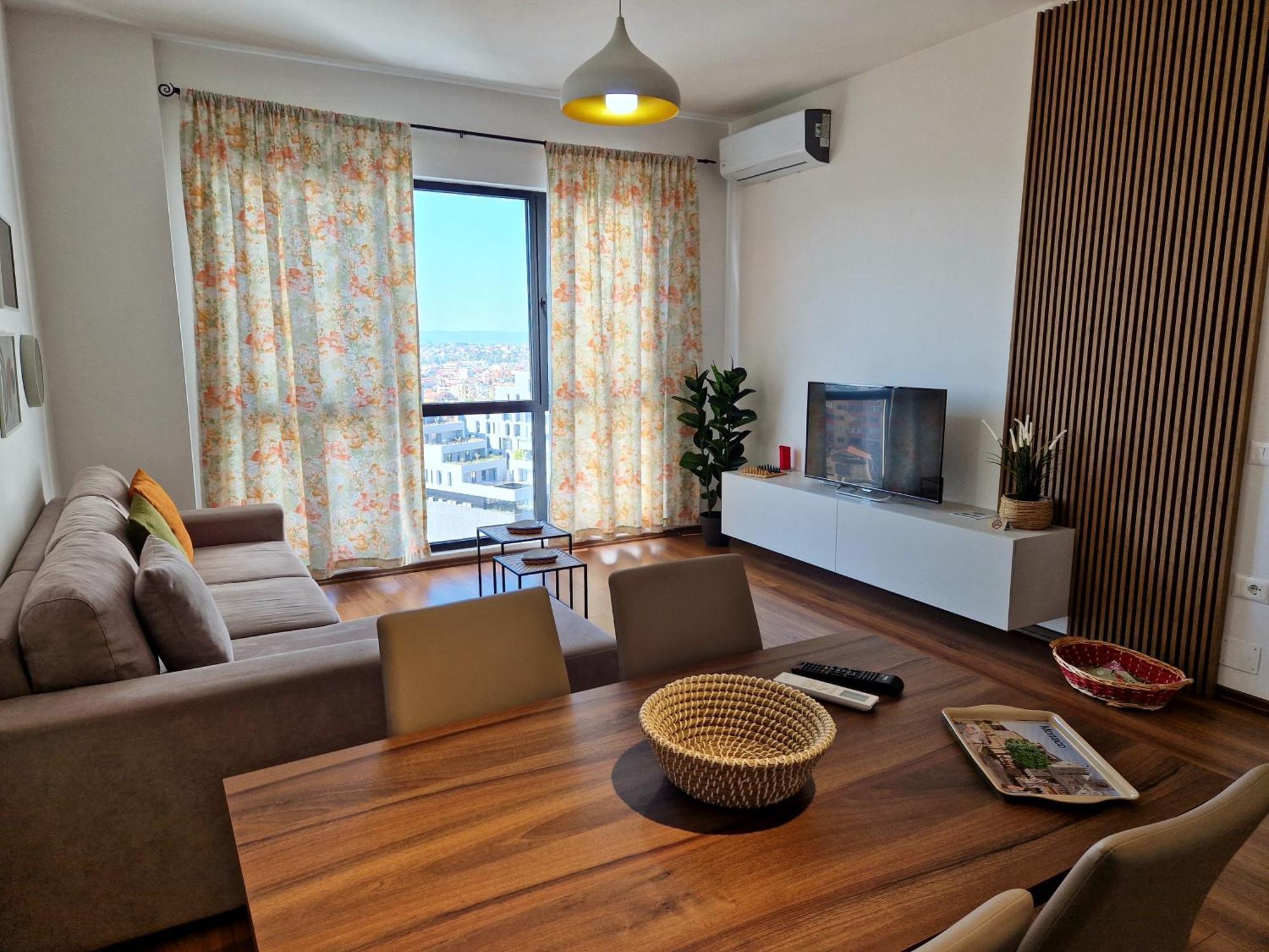 Red & White Palace Apartment Tiranë Ngoại thất bức ảnh