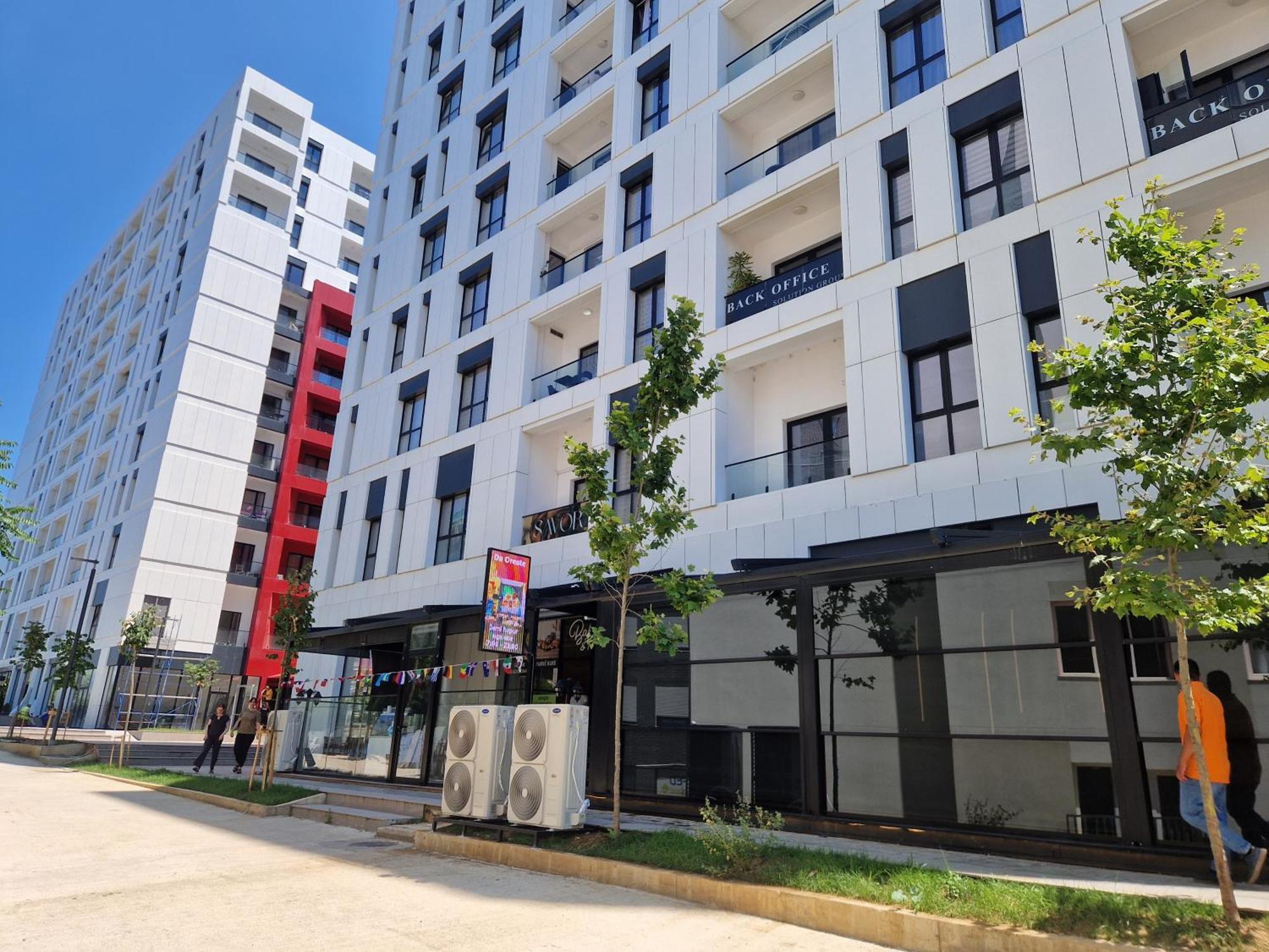 Red & White Palace Apartment Tiranë Ngoại thất bức ảnh